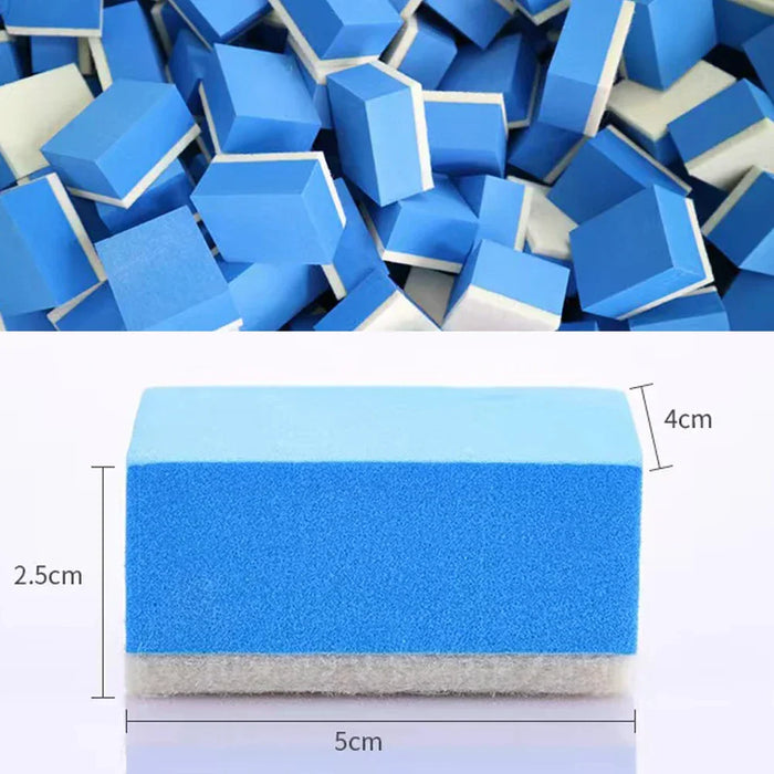 Esponja de limpeza retangular azul e branca 5x4x2,5cm, bloco de espuma para limpeza doméstica.
